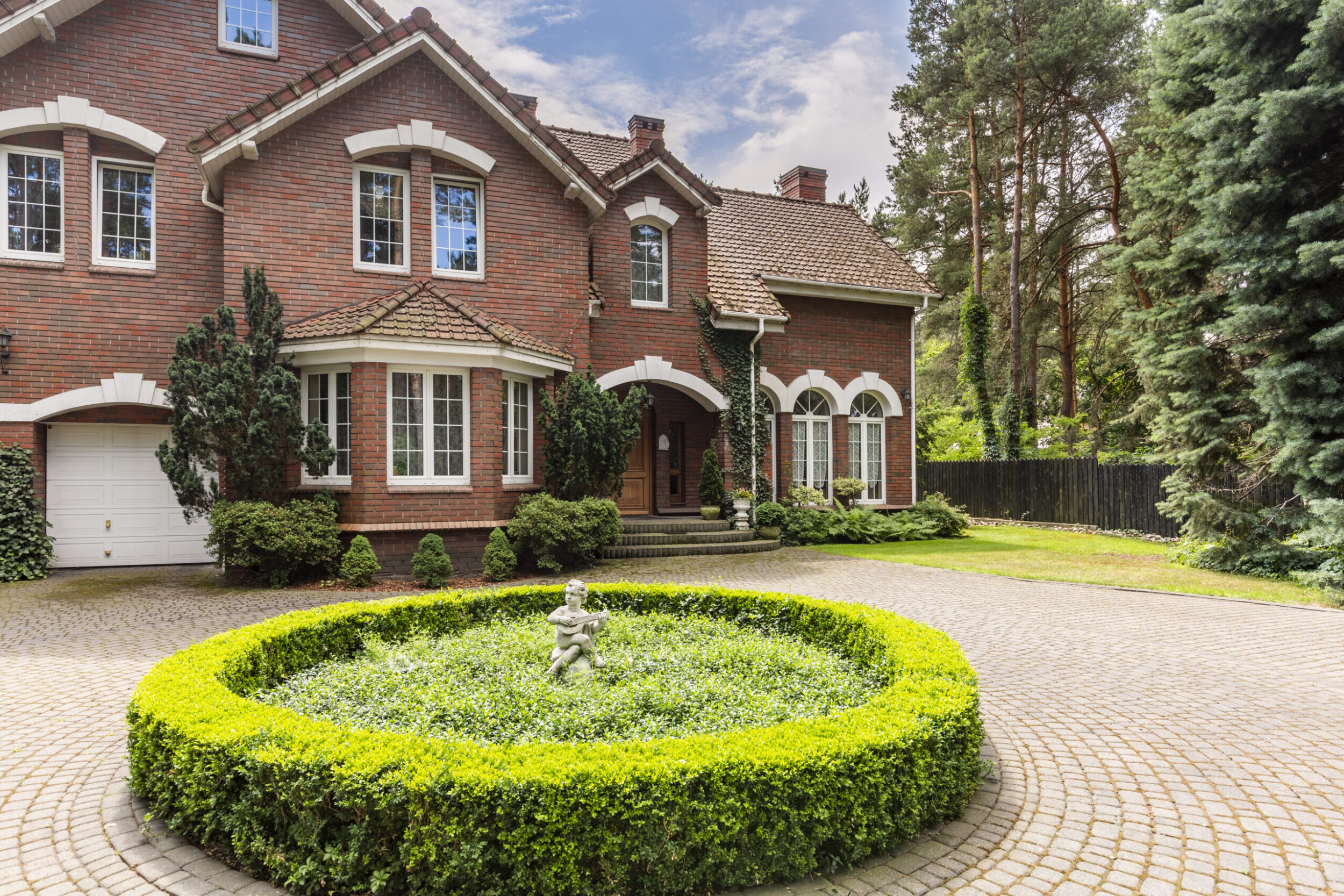 Maximizing Your Home’s Value: Key Considerations Before Selling